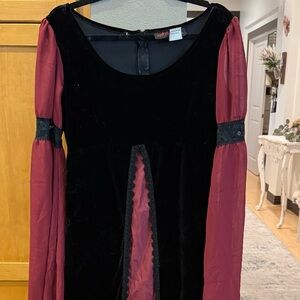 Subterranea Renaissance Gown – Black Velvet & Burgundy Medieval Dress - Medium